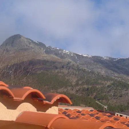 Casa Candi * El Arenal (Castile and Leon)